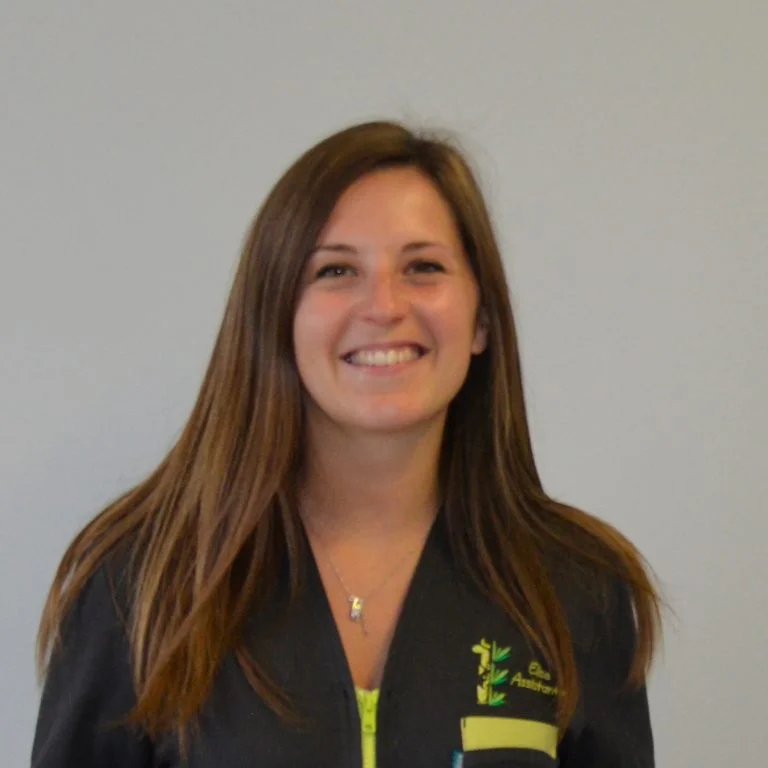 Élise Cuenot auxiliaire spécialisée vétérinaire